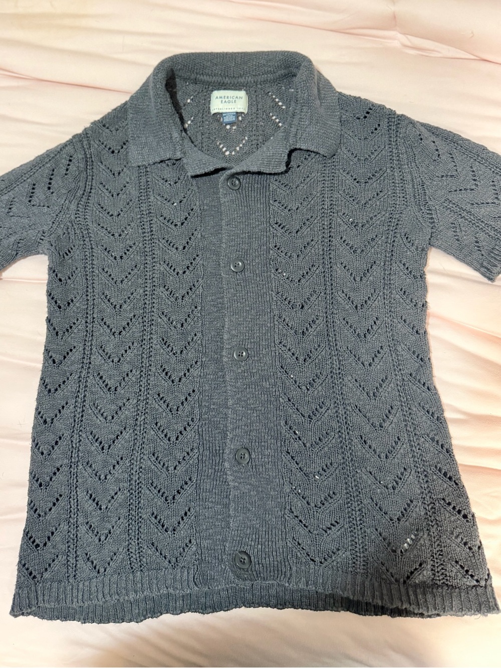 Vintage 00” men’s American Eagle Outfitters Gray Open-Knit Short-Sleeve sweater